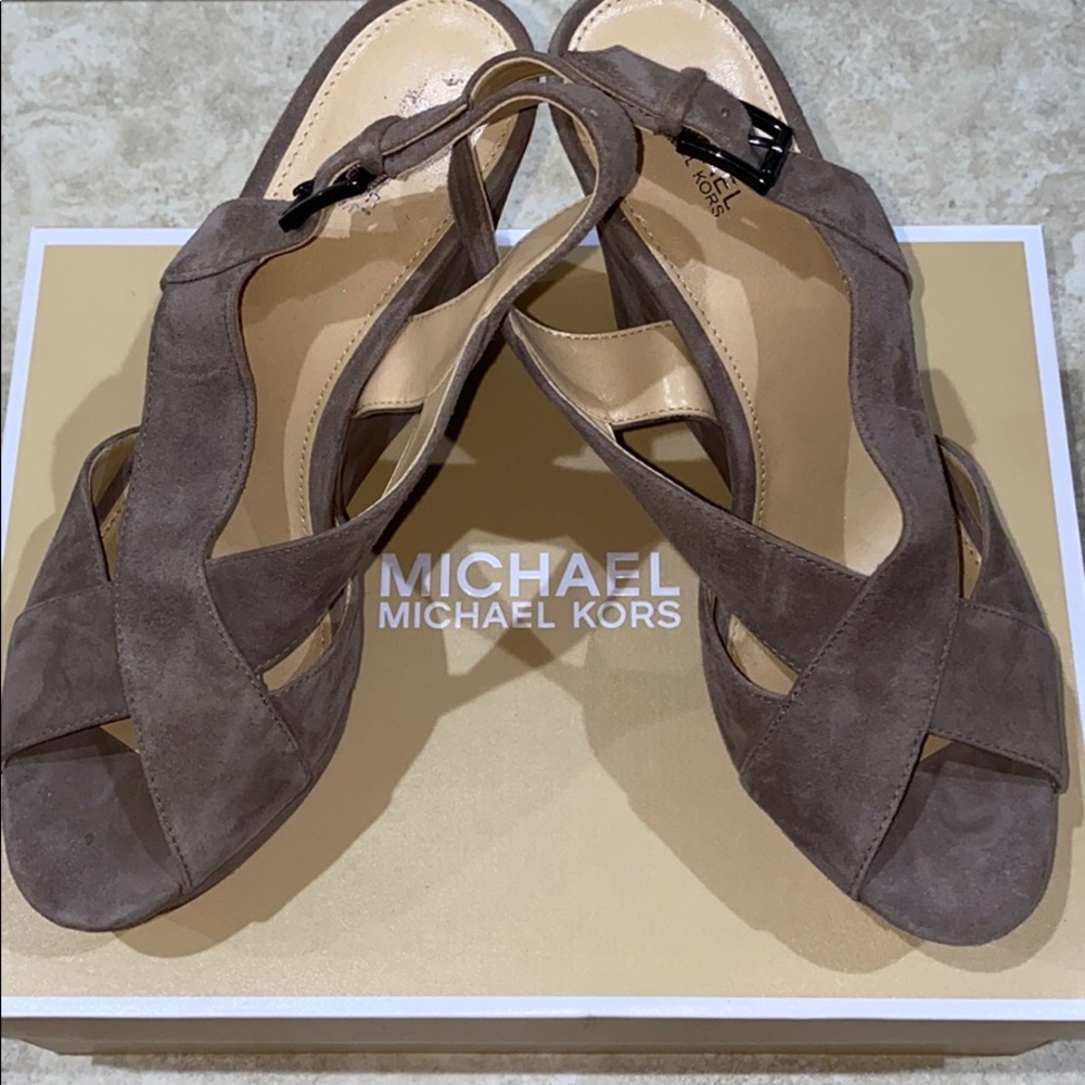 Michael Kors Becky wedges: Size 9.5